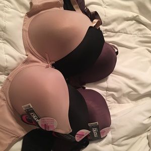 3 brand new 38d bras