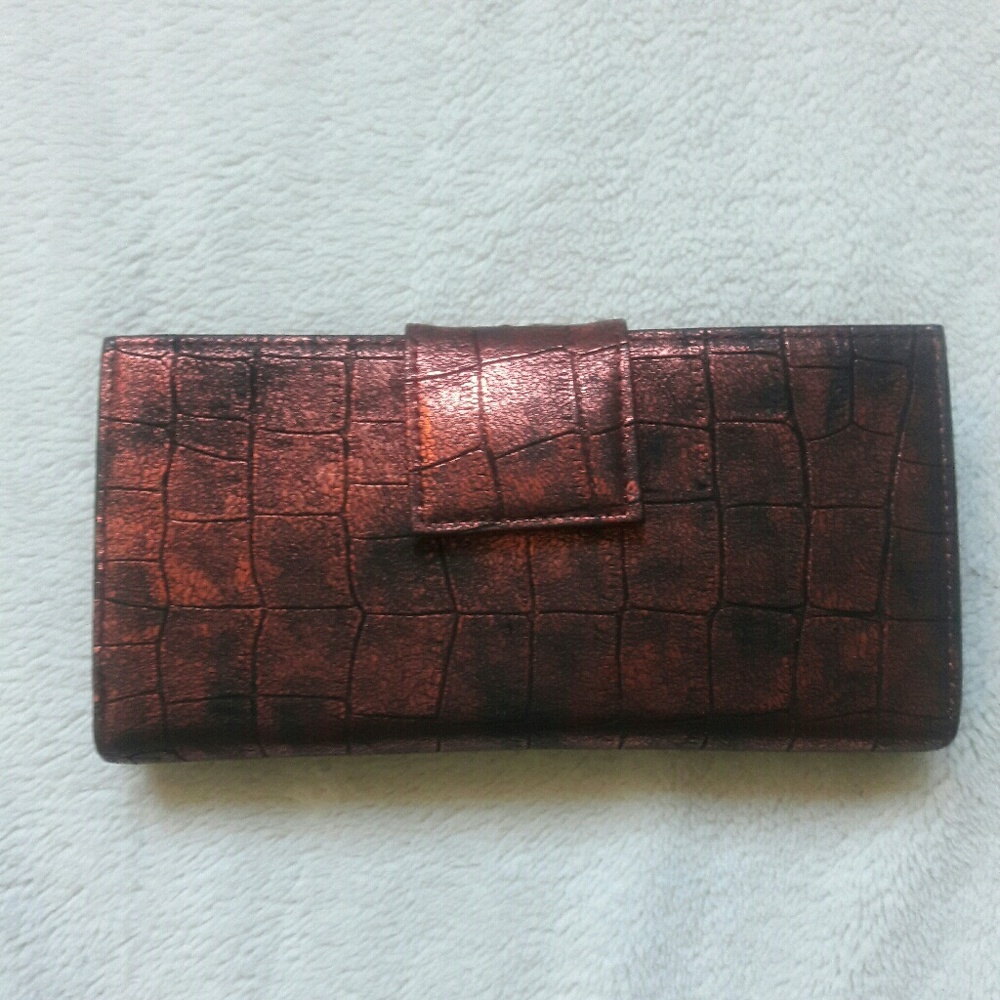 NWOT WALLET/CLUTCH