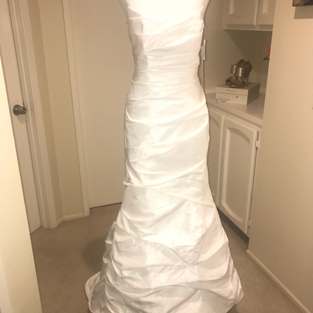 Size 4 petite Davids Bridal trumpet wedding gown