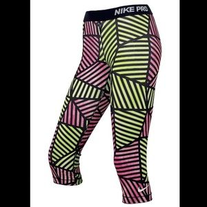 Nike Pro Capri Leggings