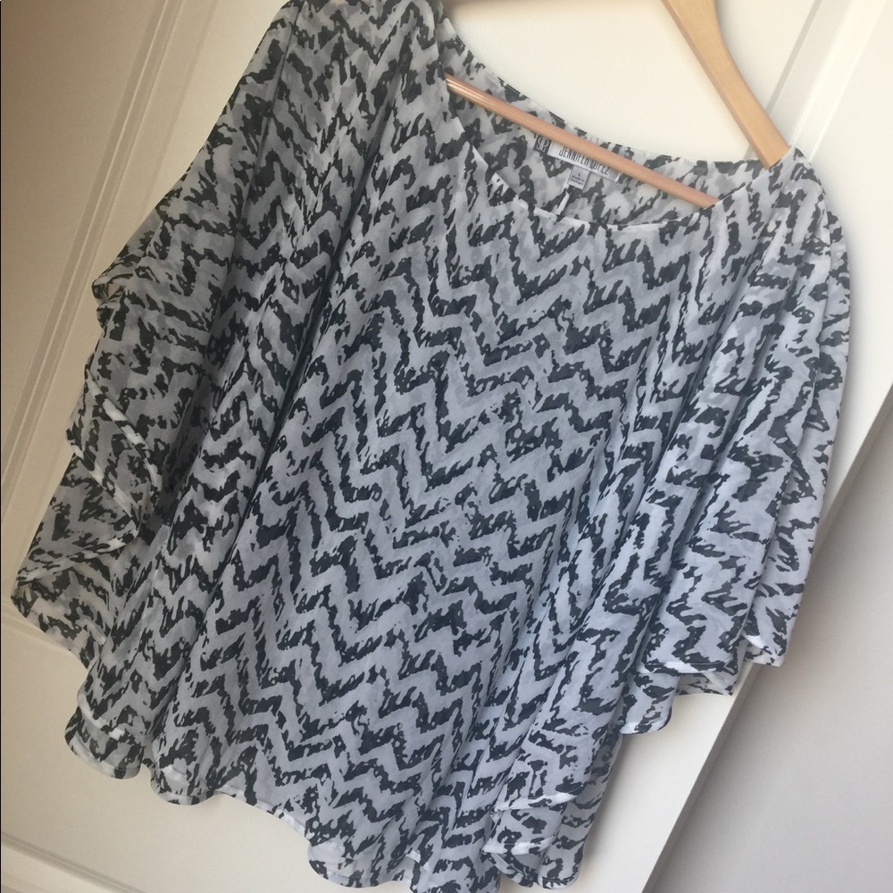 Jennifer Lopez Chevron Top