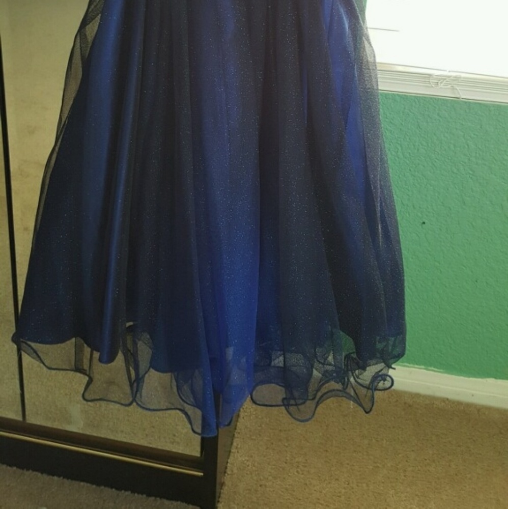 Dress - Picture 4 of 4
