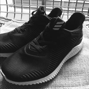 Adidas Alphabounce Size 7