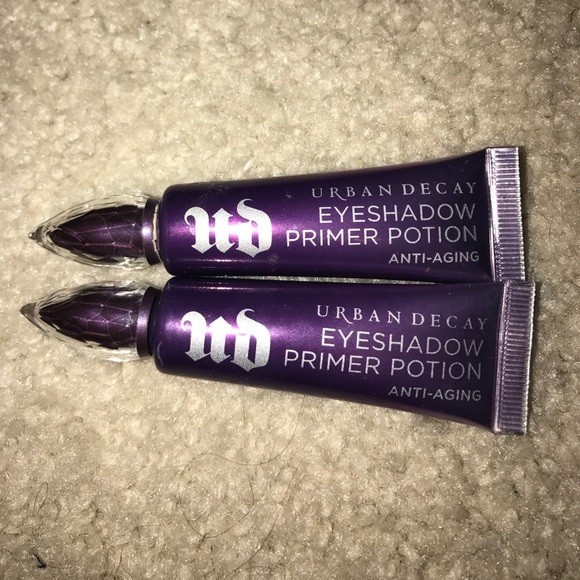 Eyeshadow Primer - Picture 2 of 2