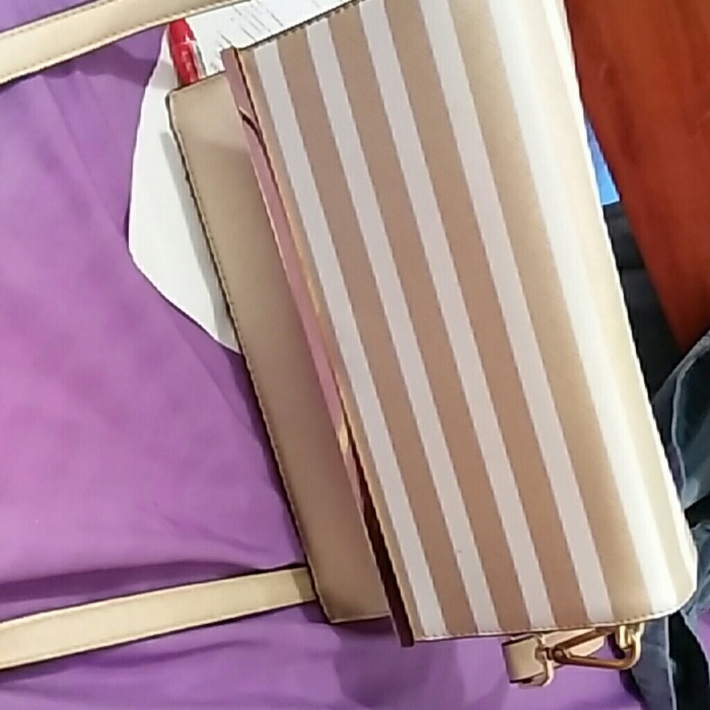 Purse - Picture 3 of 4