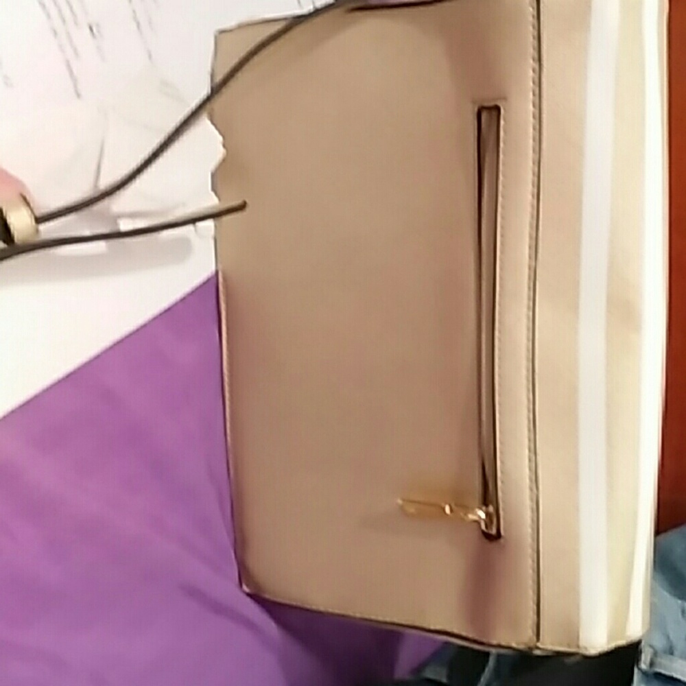 Purse - Picture 4 of 4
