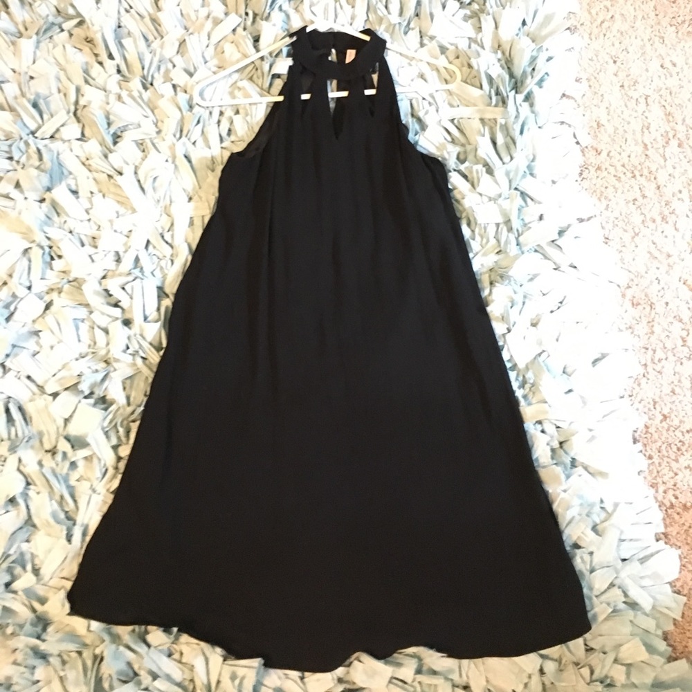 Black High Neck Cutout Sleeveless Shift Dress