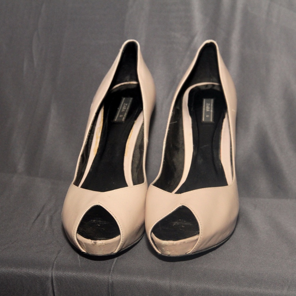 Zara beige leather pumps with open toe