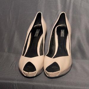 Zara beige leather pumps with open toe