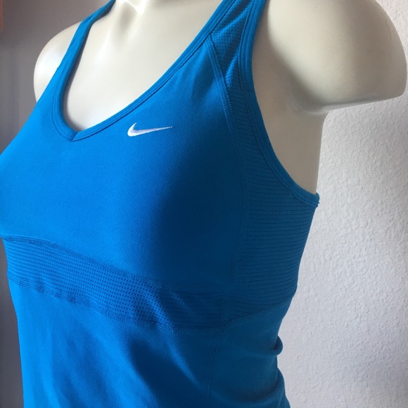 💥 Nike Fit Dri Racerback 💥 - Picture 3 of 8