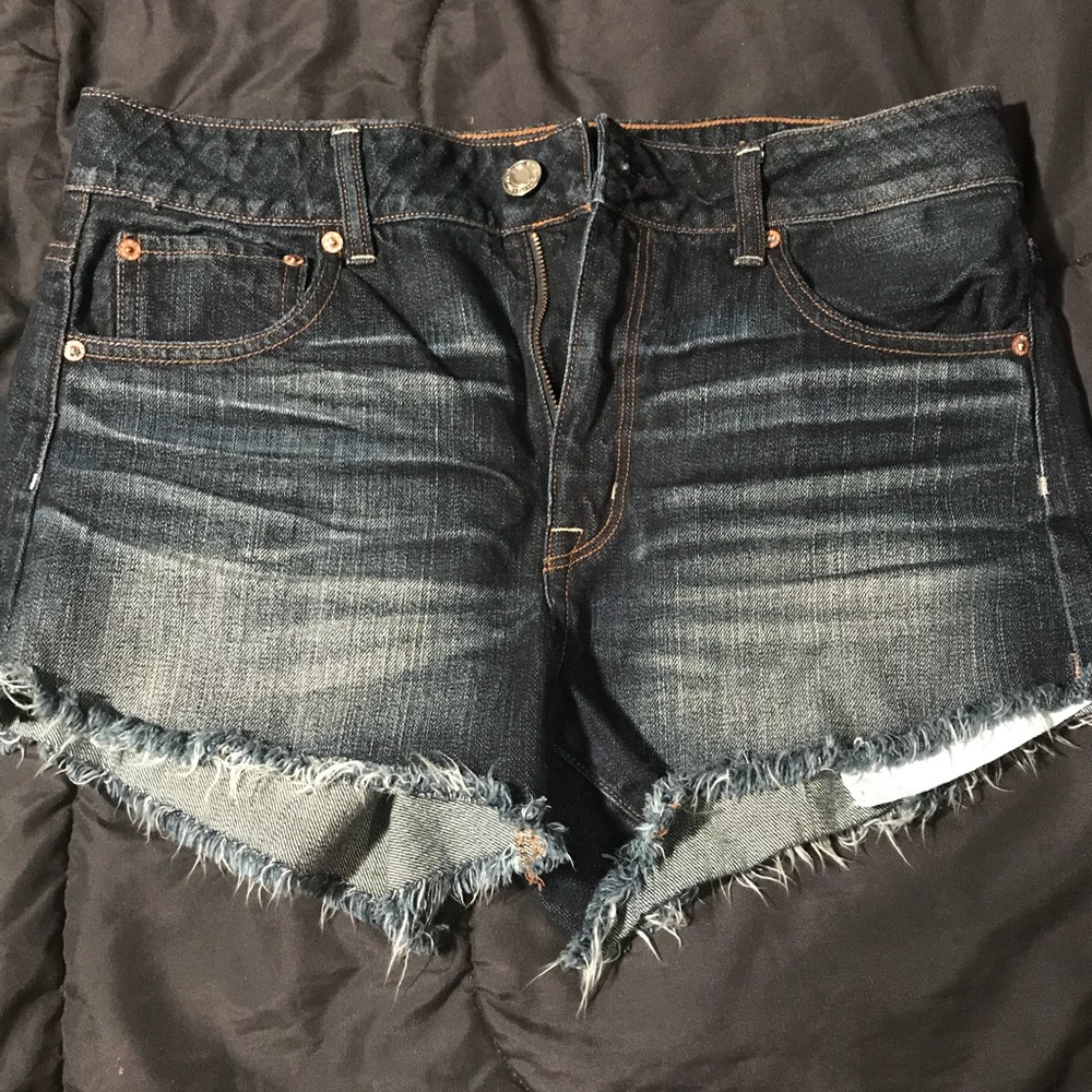 High-waisted Jean shorts