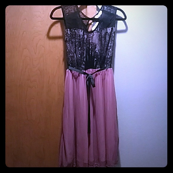 Dress - Picture 1 of 3