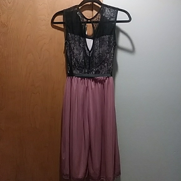 Dress - Picture 2 of 3