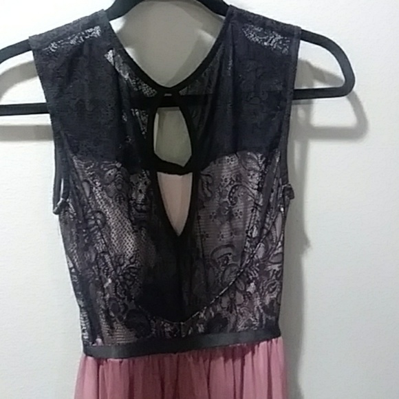 Dress - Picture 3 of 3