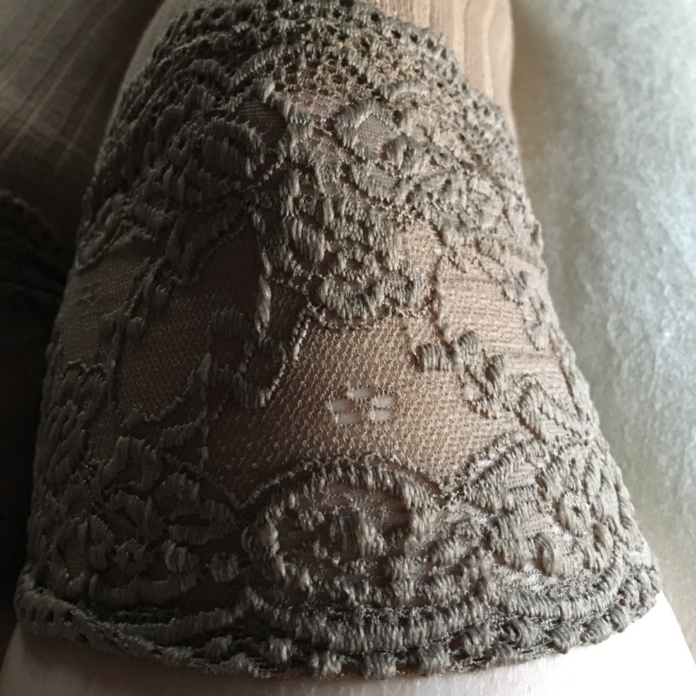 💋2/$25💋Lace Thigh Highs-Coffee - Picture 2 of 3