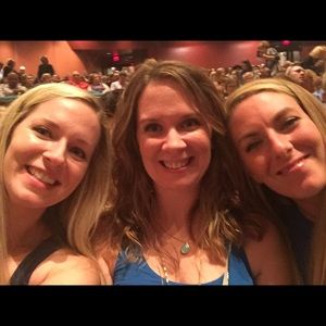 Meet your Posher, Carrie