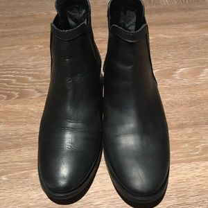 Topshop black booties 🍂