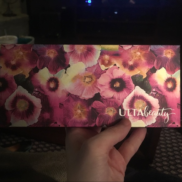 ulta Other - Ulta eyeshadow pallet never used!!