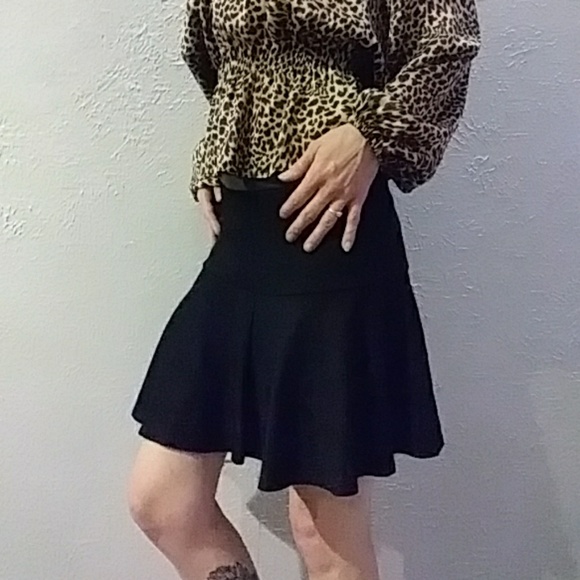 NWT Black Guess Skirt - Picture 1 of 3
