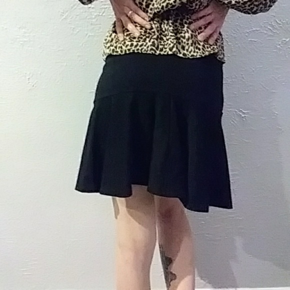 NWT Black Guess Skirt - Picture 2 of 3