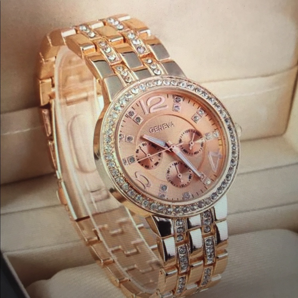 NEW Rose gold rhinestone watch