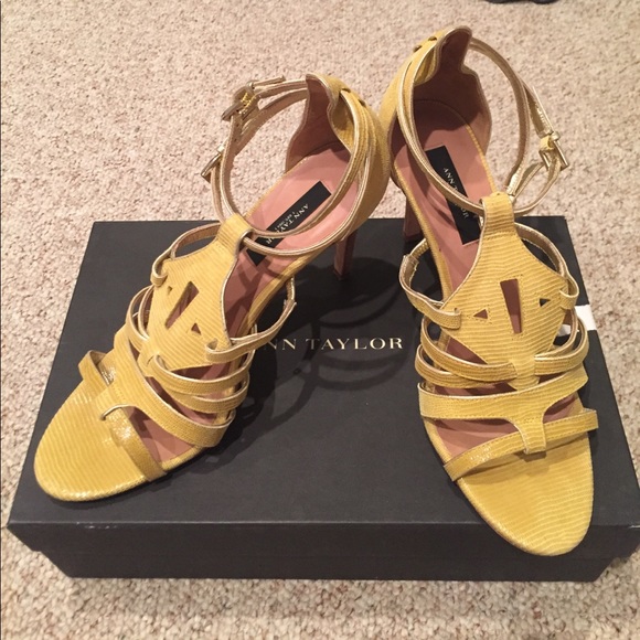 Ann Taylor Heels - Picture 2 of 5