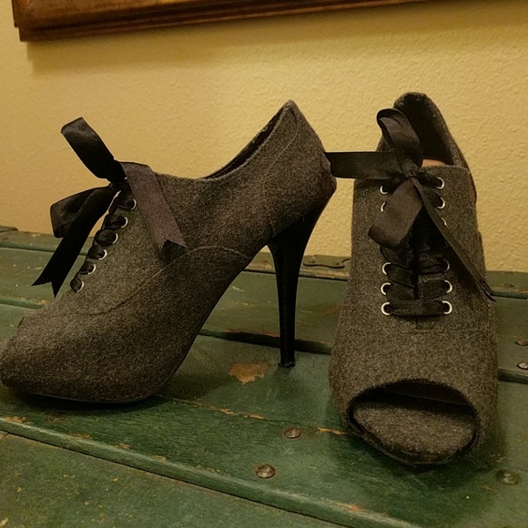 Peep-Toe Lace-Up Wool Booties - Picture 2 of 4