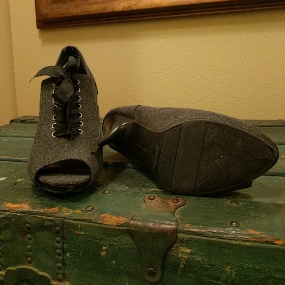 Peep-Toe Lace-Up Wool Booties - Picture 4 of 4