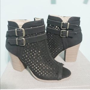 NWOT - black peep toe ankle booties