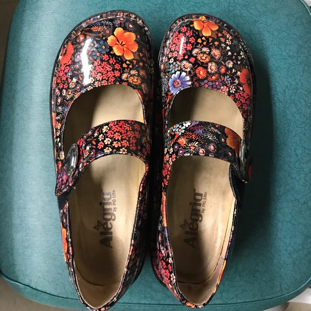 Alegria nursing shoes. Gently worn