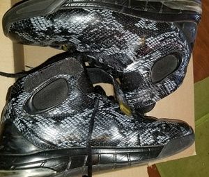 Nike air huarache 2k4 snakeskin kobe size 8.5