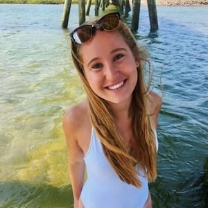 Meet your Posher, Lara
