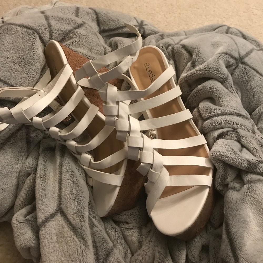 White wedges