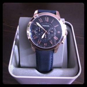 Fossil women's large round rose gold/navy watch