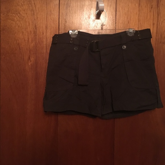 Black cargo shorts - Picture 2 of 4