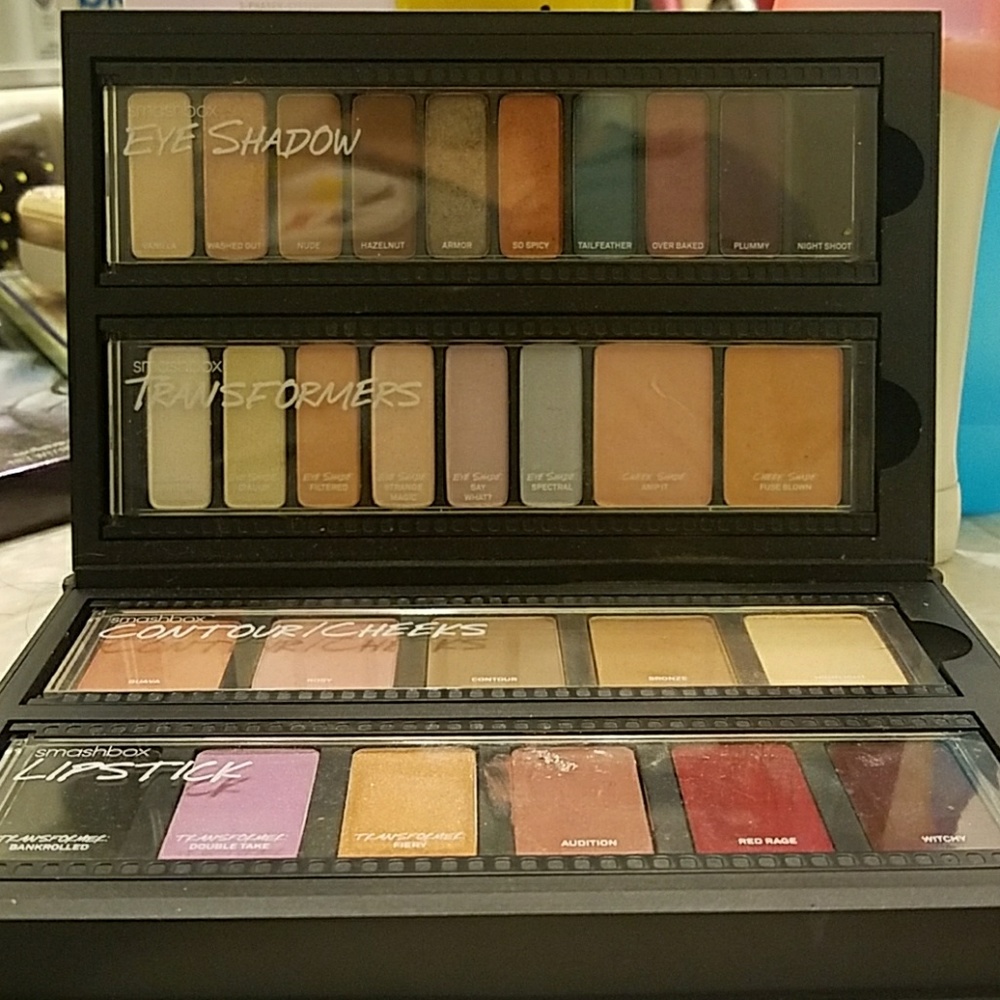 Makeup - Picture 2 of 2