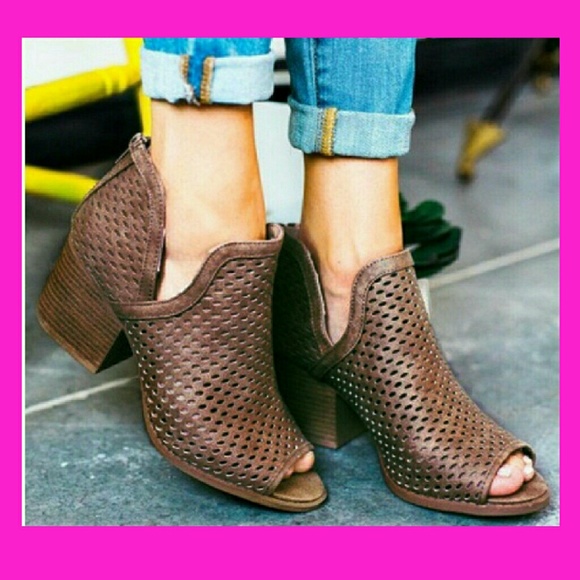 🍍PEEP TOE BOOTIES🌴 - Picture 2 of 5