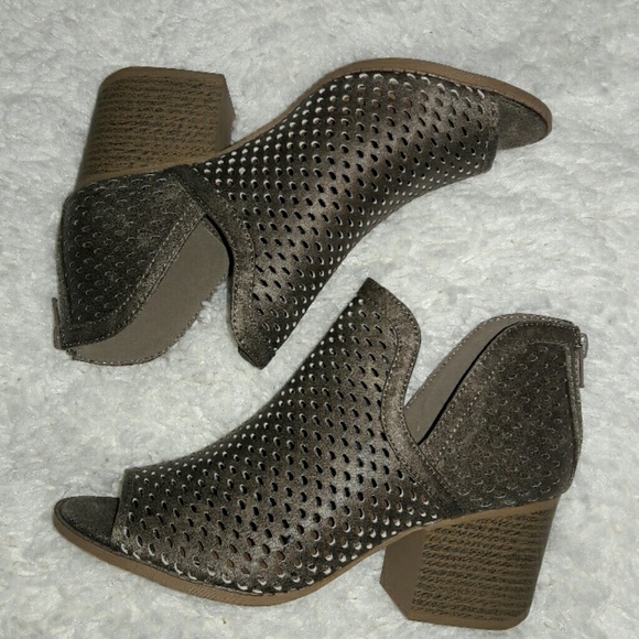 🍍PEEP TOE BOOTIES🌴 - Picture 4 of 5