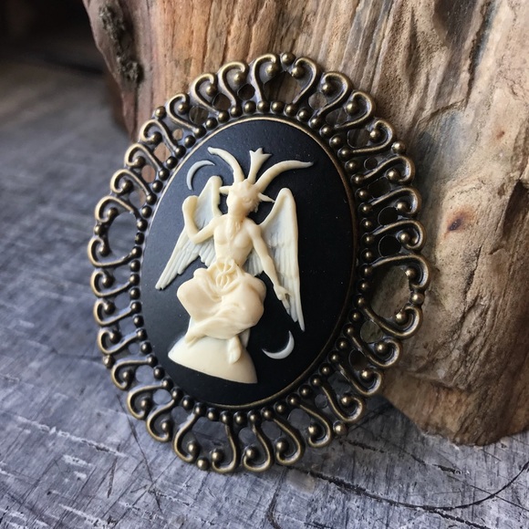 Abbie's Anchor Jewelry - Baphomet Cameo Brooch Pin🖤