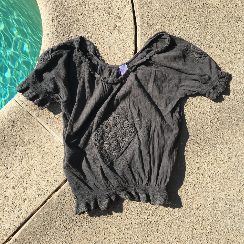 Grey crepe-like Vegas & Mia (Shop Roberston) top!