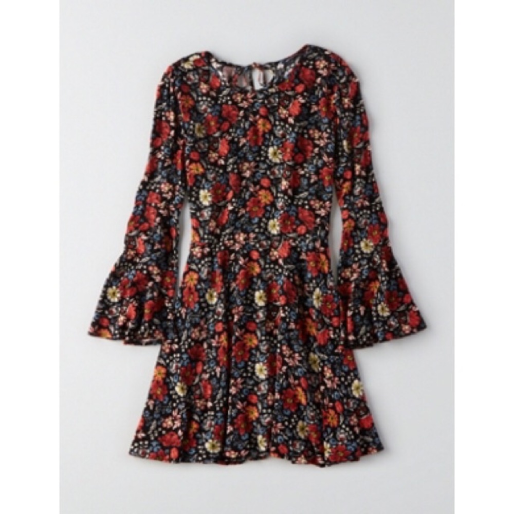 Floral bell-sleeve swing dress
