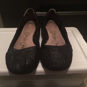 Black Toms with silver specks