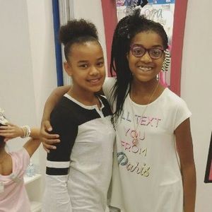 Meet your Posher, Nia