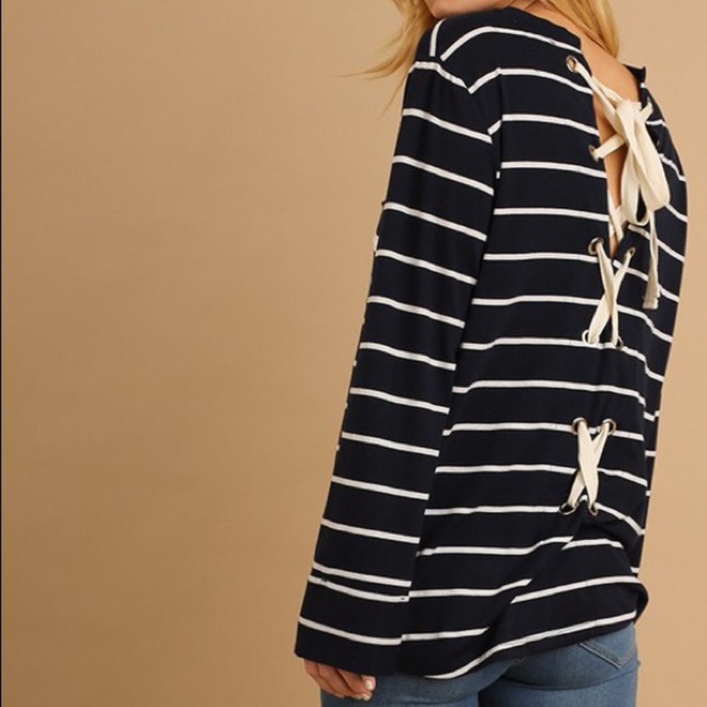 Lace up sweatshirt - Picture 2 of 4