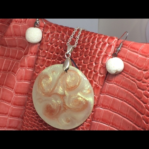 Necklace and earring set - Picture 3 of 5