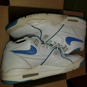 Nike air flight 89 size 8.5 from 2000