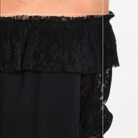 Basic Black Off the Shoulder Blouse - Picture 3 of 4