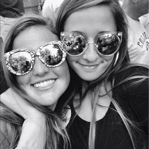 Meet your Posher, Natalie