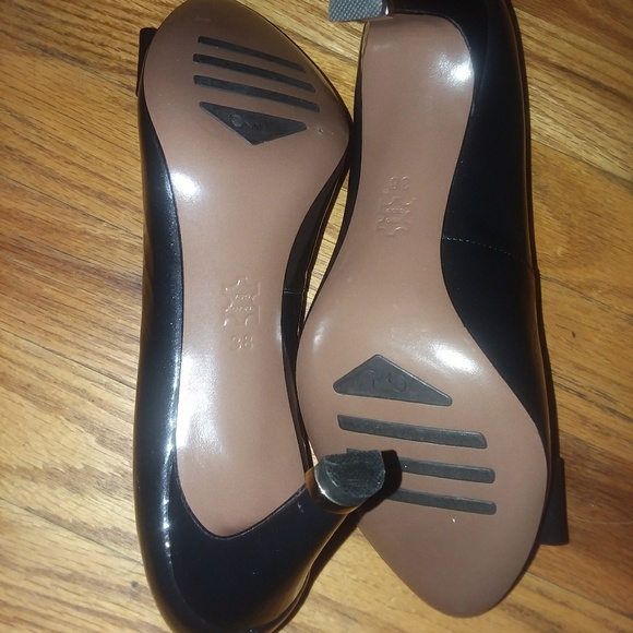 GML ... beautiful Charcoal Gray or Pewter .. pumps - Picture 7 of 7