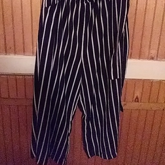 Jumper - Picture 2 of 2